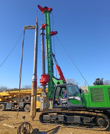 Hydrauliczny wibroflot o mocy silnika 176 kW przerobiony na urządzenie kluczowe do pomyślnej poprawy podłoża