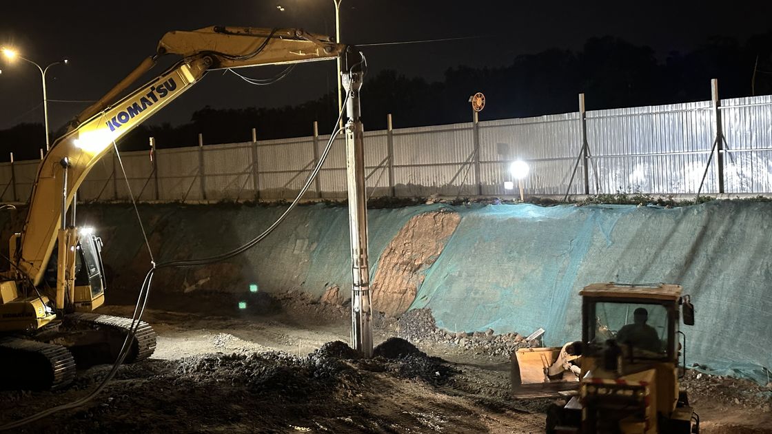 BVEM 2600 r/min Prędkość obrotowa Urządzenie wibroflotacyjne zamontowane na koparze system zasilania hydraulicznego